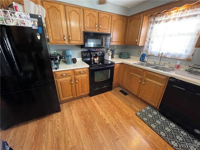 5708 Aaron Drive, Lockport Town, NY 14094