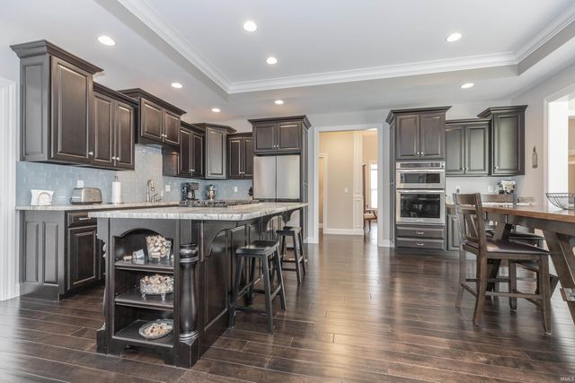 6400 River Ridge Drive, Newburgh, IN 47630