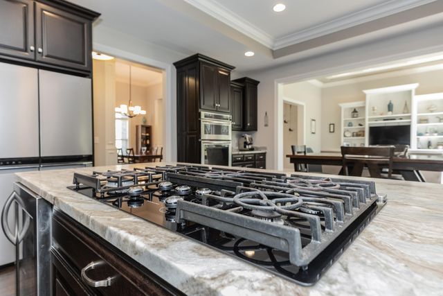 6400 River Ridge Drive, Newburgh, IN 47630