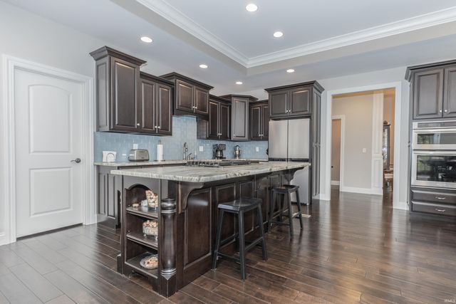 6400 River Ridge Drive, Newburgh, IN 47630