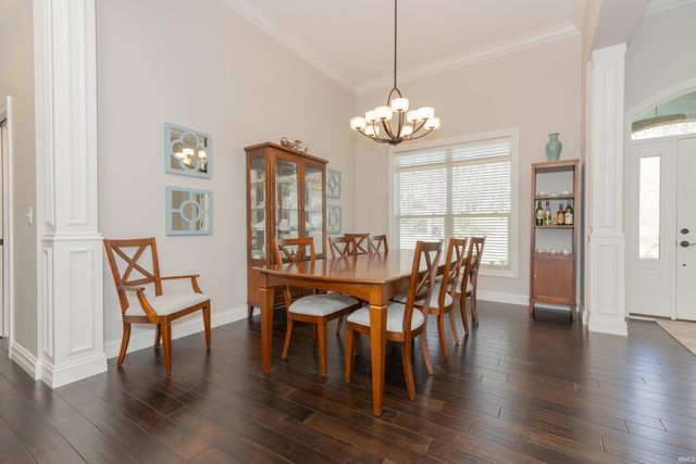 6400 River Ridge Drive, Newburgh, IN 47630