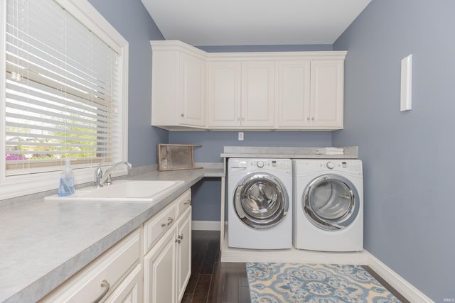 6400 River Ridge Drive, Newburgh, IN 47630