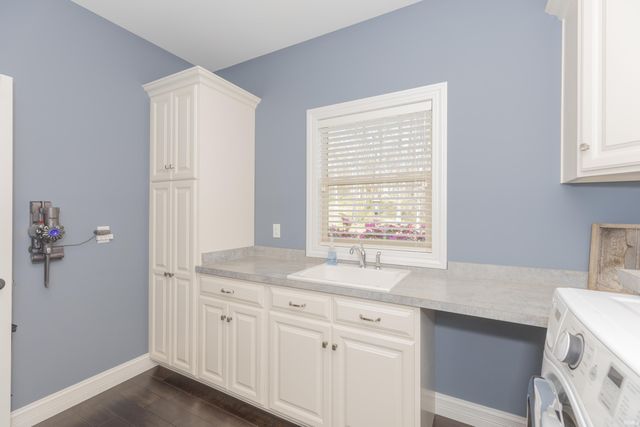 6400 River Ridge Drive, Newburgh, IN 47630