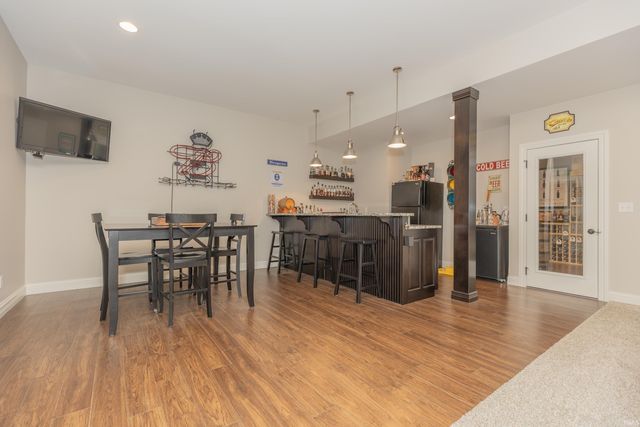 6400 River Ridge Drive, Newburgh, IN 47630