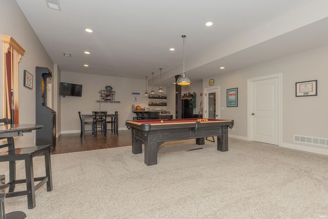 6400 River Ridge Drive, Newburgh, IN 47630
