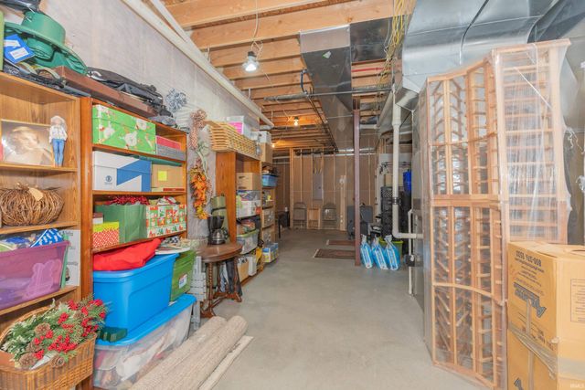 6400 River Ridge Drive, Newburgh, IN 47630