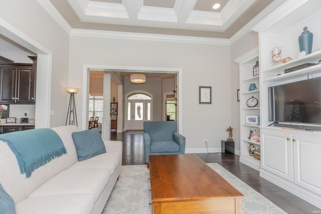 6400 River Ridge Drive, Newburgh, IN 47630