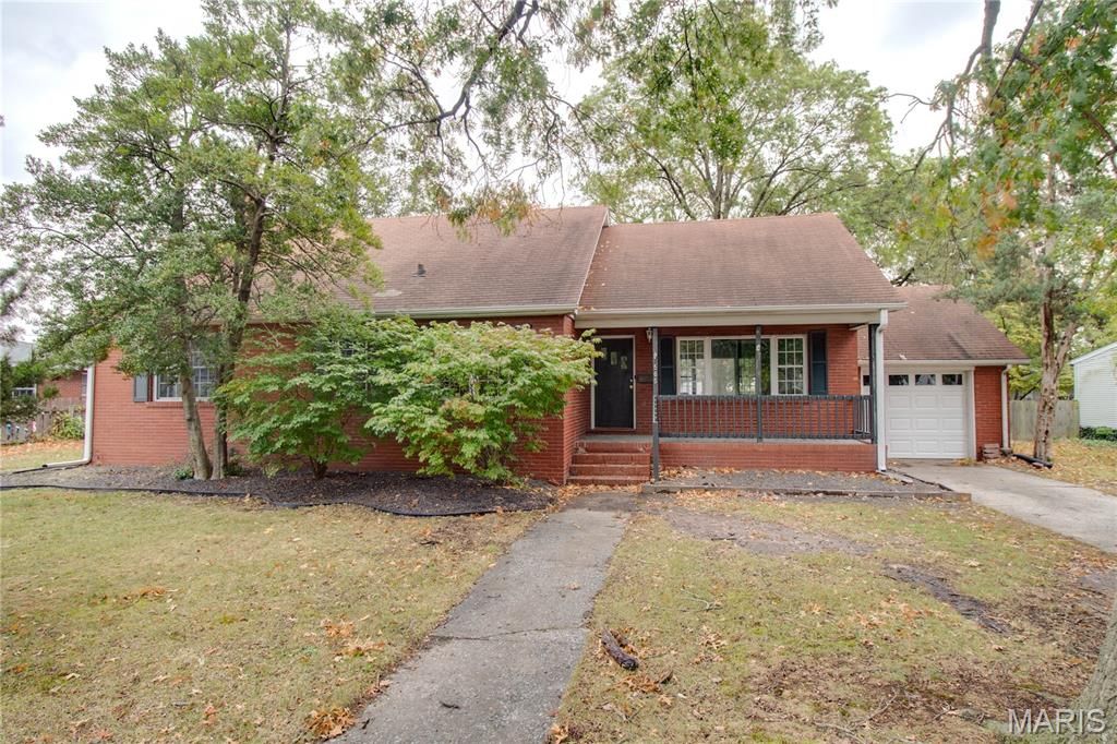 565 5th Street, Wood River, IL 62095