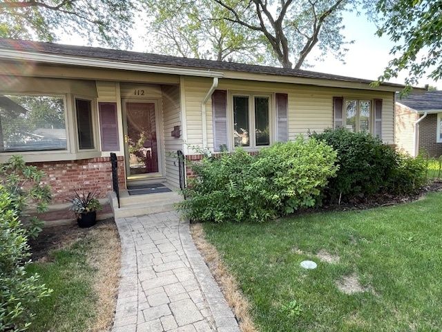112 Braemar Drive, Elk Grove Village, IL 60007