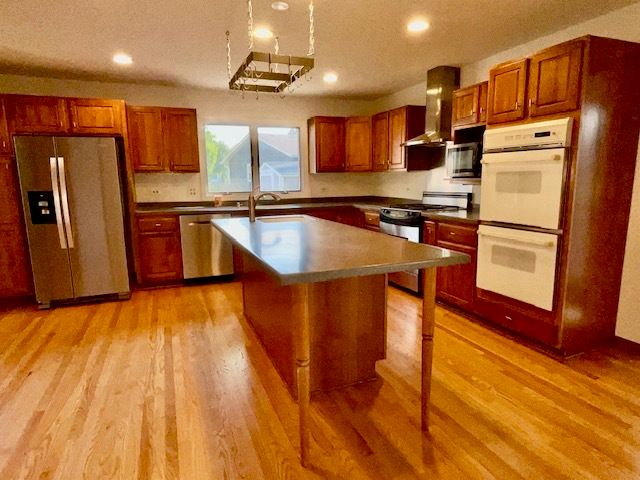 112 Braemar Drive, Elk Grove Village, IL 60007
