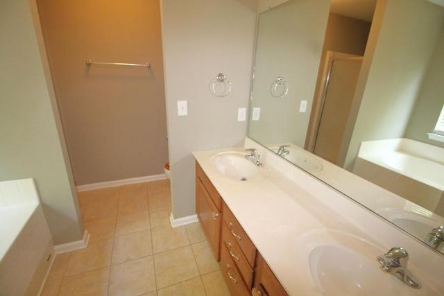 102 Chestnut Oaks Court, Ladson, SC 29456