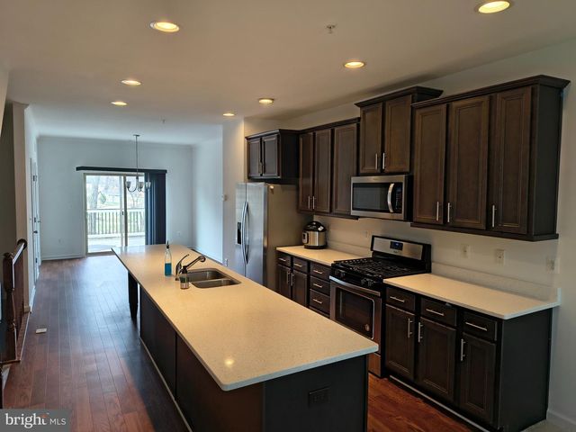 8183 HOLLOW CT, Severn, MD 21144