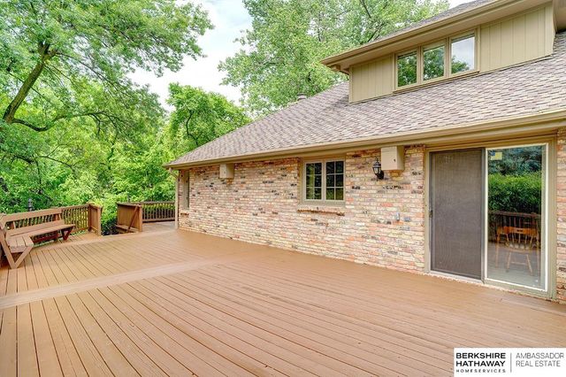 11120 Pine Plaza, Omaha, NE 68144