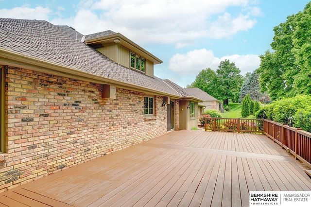 11120 Pine Plaza, Omaha, NE 68144
