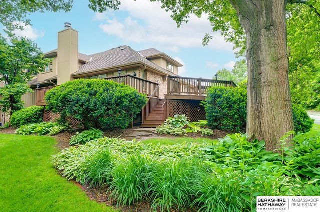 11120 Pine Plaza, Omaha, NE 68144