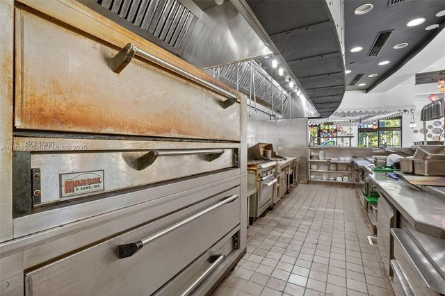 Turnkey Restaurant & Bar For Sale Prime Plantation, Plantation, FL 33324