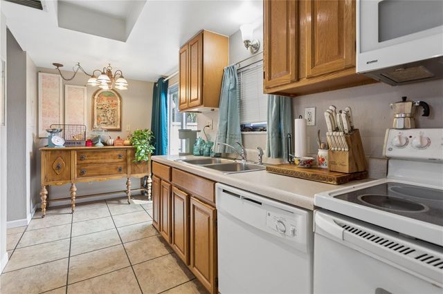 7920 N TANGERINE DRIVE 265, Temple Terrace, FL 33637