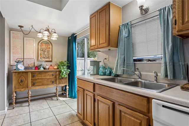 7920 N TANGERINE DRIVE 265, Temple Terrace, FL 33637