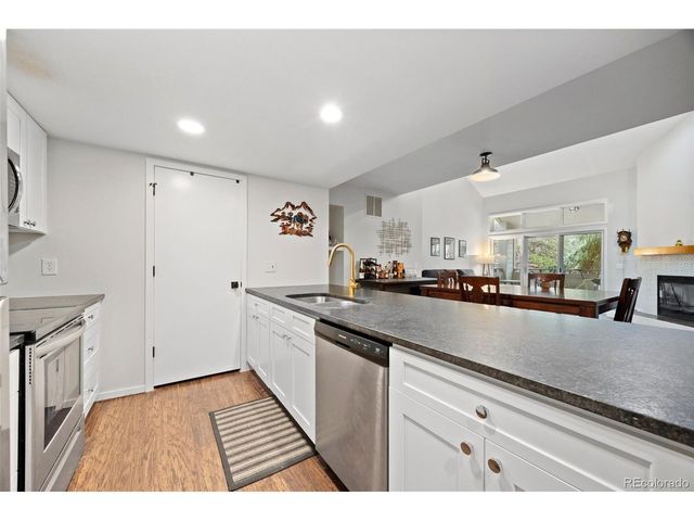 23551 Genesee Village Rd 15-H, Golden, CO 80401