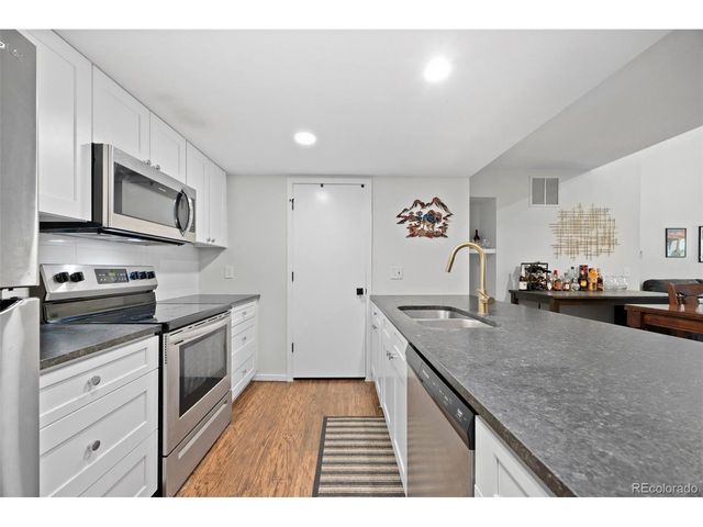 23551 Genesee Village Rd 15-H, Golden, CO 80401