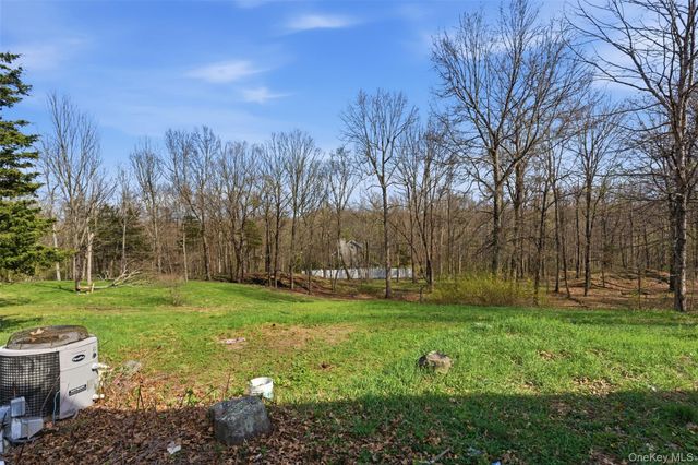 600 Twin Arch Road, Rock Tavern, NY 12575