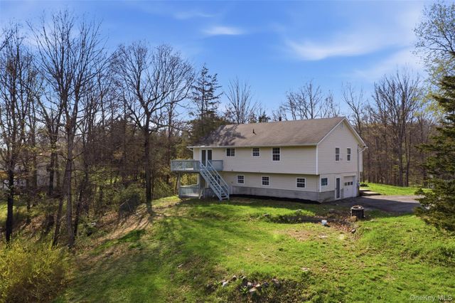 600 Twin Arch Road, Rock Tavern, NY 12575