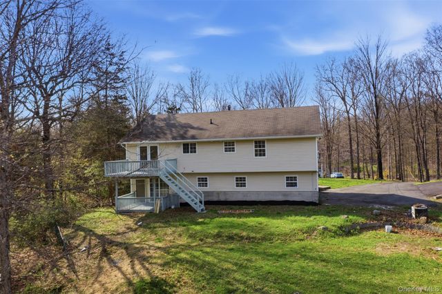 600 Twin Arch Road, Rock Tavern, NY 12575