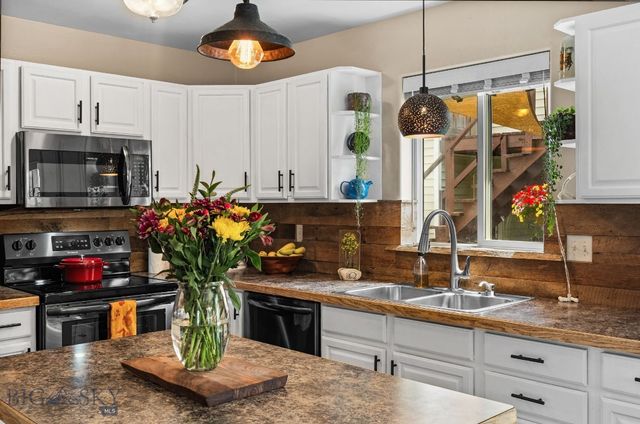 66 Aspenwood Drive, Bozeman, MT 59718