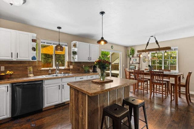 66 Aspenwood Drive, Bozeman, MT 59718