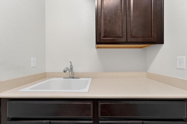 7901 Dearne Way, Elk Grove, CA 95757