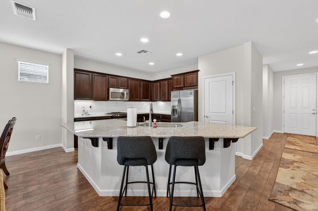 7901 Dearne Way, Elk Grove, CA 95757