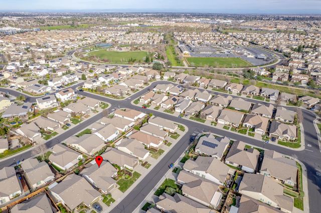 7901 Dearne Way, Elk Grove, CA 95757