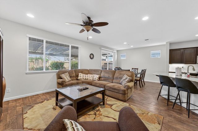 7901 Dearne Way, Elk Grove, CA 95757