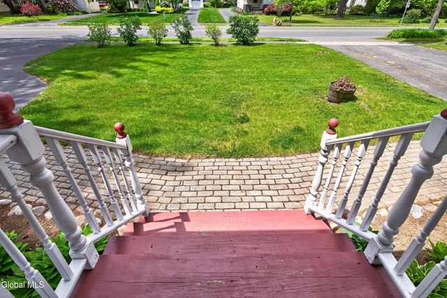 38 Elsmere Avenue, Bethlehem, NY 12054