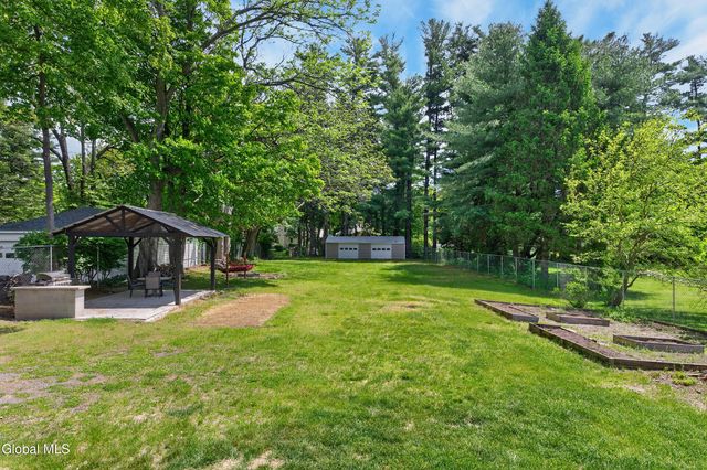 38 Elsmere Avenue, Bethlehem, NY 12054