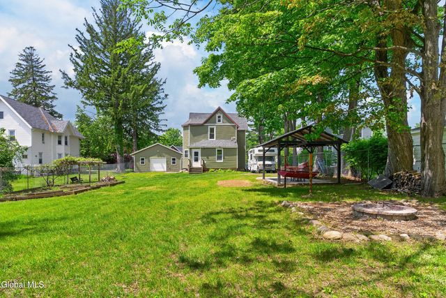 38 Elsmere Avenue, Bethlehem, NY 12054