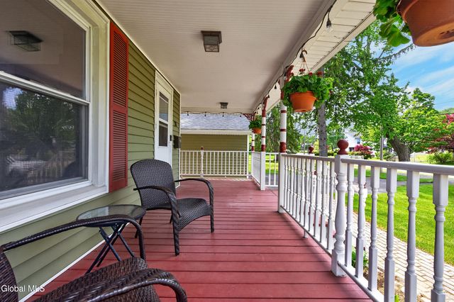 38 Elsmere Avenue, Bethlehem, NY 12054