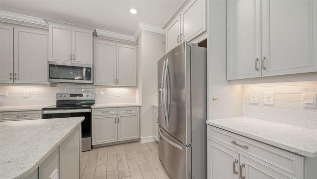 701 MARAVIYA BOULEVARD, Nokomis, FL 34275