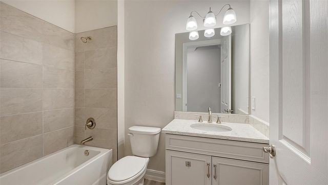 701 MARAVIYA BOULEVARD, Nokomis, FL 34275