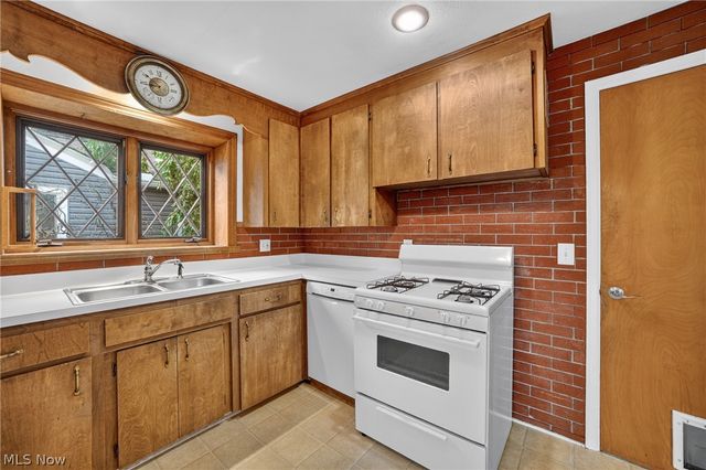 309 Hafely Drive, Lorain, OH 44052