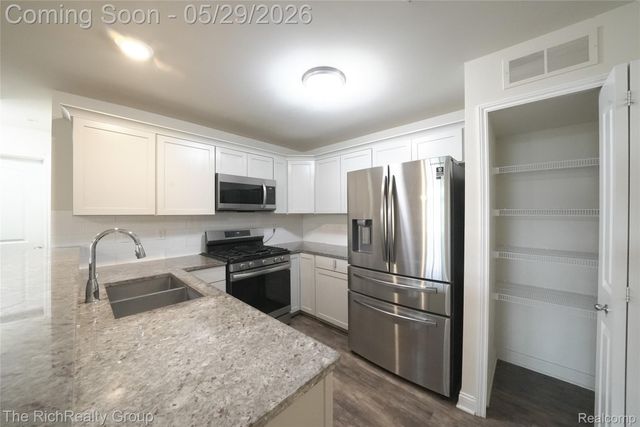 45646 Aragon Lane, Canton Charter Township, MI 48187