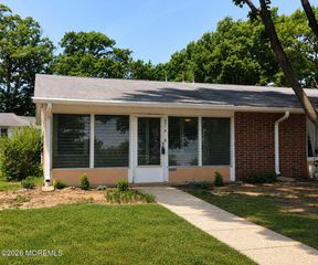 531A Dartmoor Court, Lakewood, NJ 08701