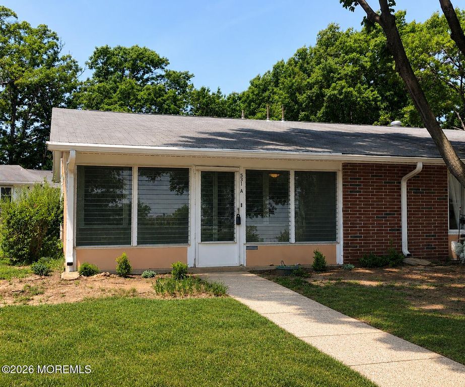 531A Dartmoor Court, Lakewood, NJ 08701