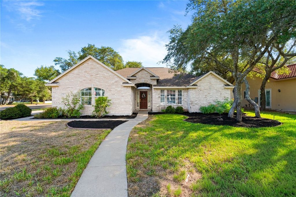 101 Cedar Ridge Dr, Rockport, TX 78382 — exterior