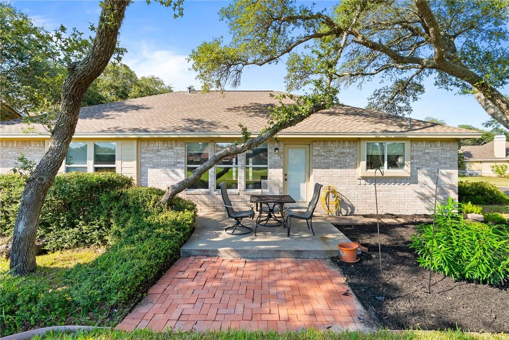 101 Cedar Ridge Dr, Rockport, TX 78382 — photo 2