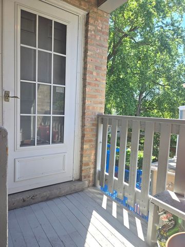 1819 W TOUHY Avenue 6, Chicago, IL 60626
