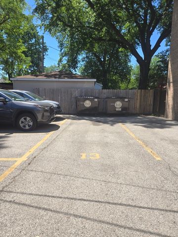 1819 W TOUHY Avenue 6, Chicago, IL 60626