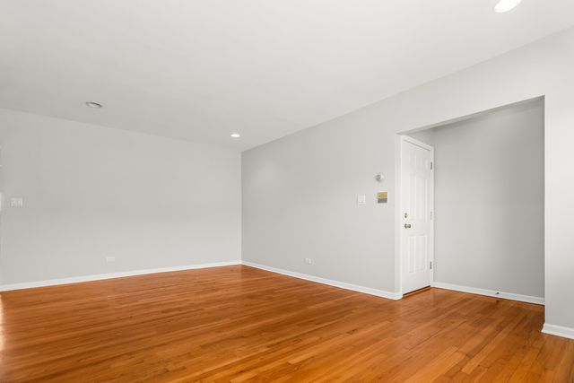 1819 W TOUHY Avenue 6, Chicago, IL 60626