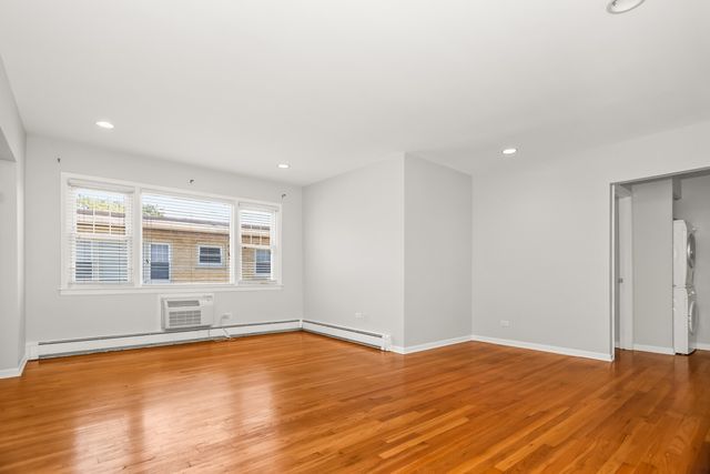 1819 W TOUHY Avenue 6, Chicago, IL 60626