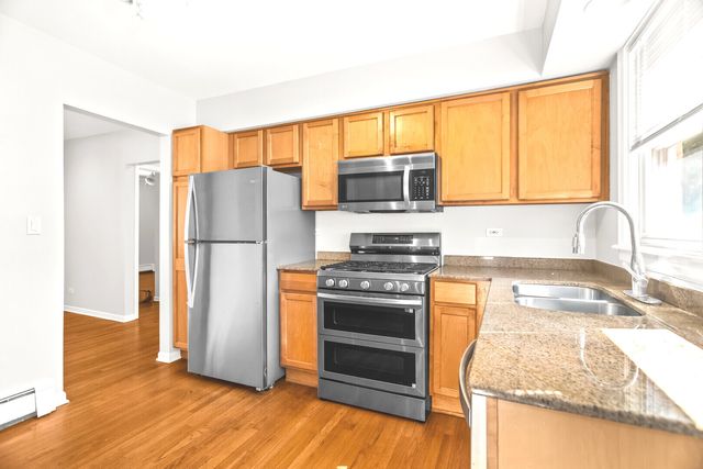 1819 W TOUHY Avenue 6, Chicago, IL 60626